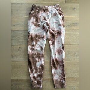 Lululemon City Sweat Joggers in the Earth Dye, Earth Color Clay - size medium